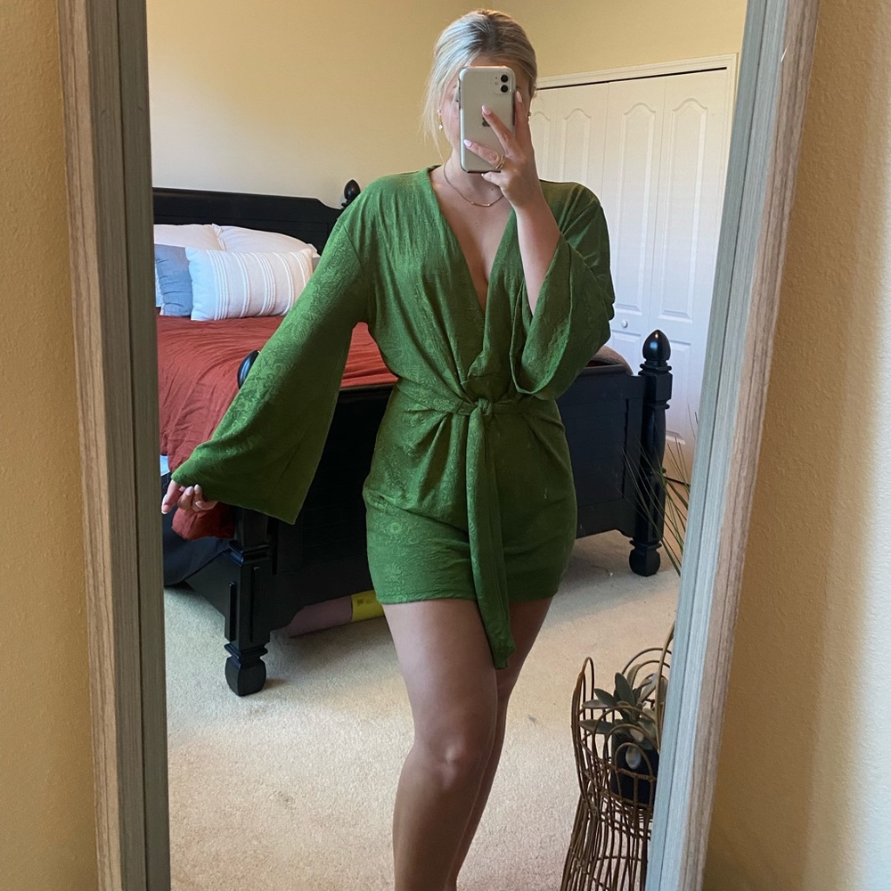 Zara long sleeve deep Vneck green dress
